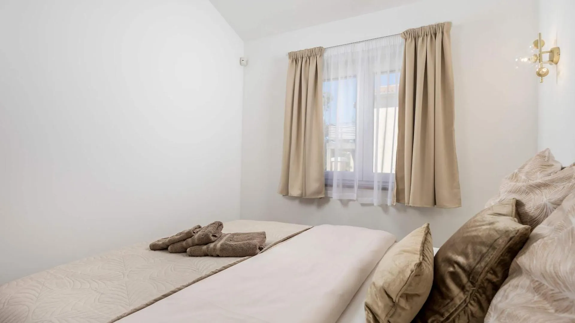 Villa Luxoria 佩罗杰