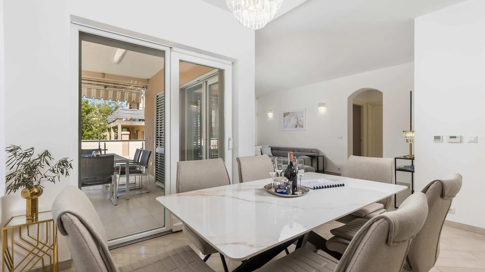 Villa Luxoria 佩罗杰